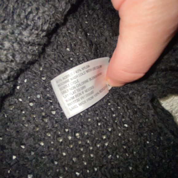 Universal Thread Dark Navy/Black Pull Over Sweater - Picture 2 of 4